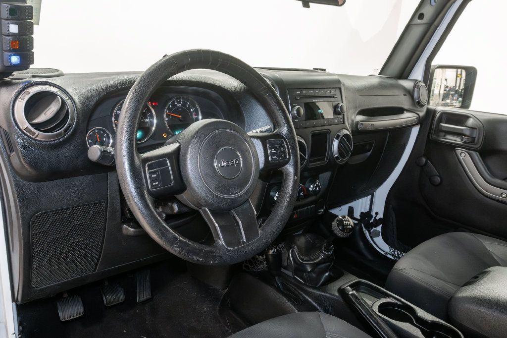 Used 2015 Jeep Wrangler Sport AWD/4WD image 7