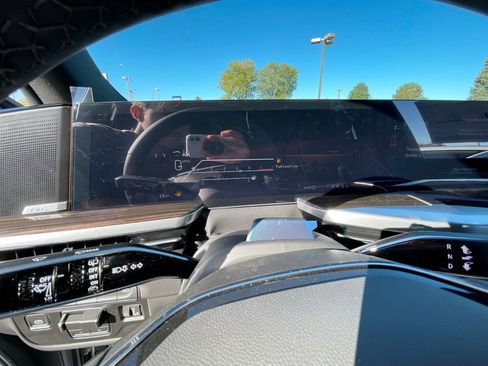 New 2026 Cadillac Escalade Luxury w/ Touring Package image 29