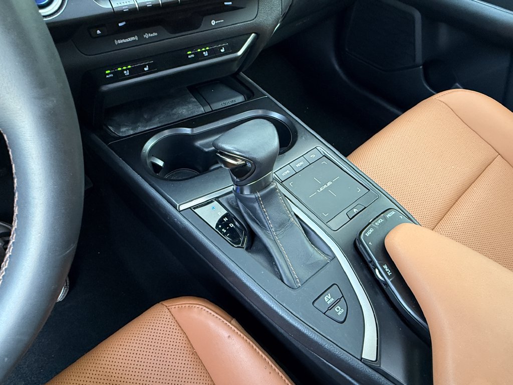 Used 2019 Lexus UX 250h AWD/4WD image 13