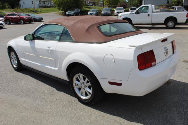 Used 2007 Ford Mustang Premium RWD image 6