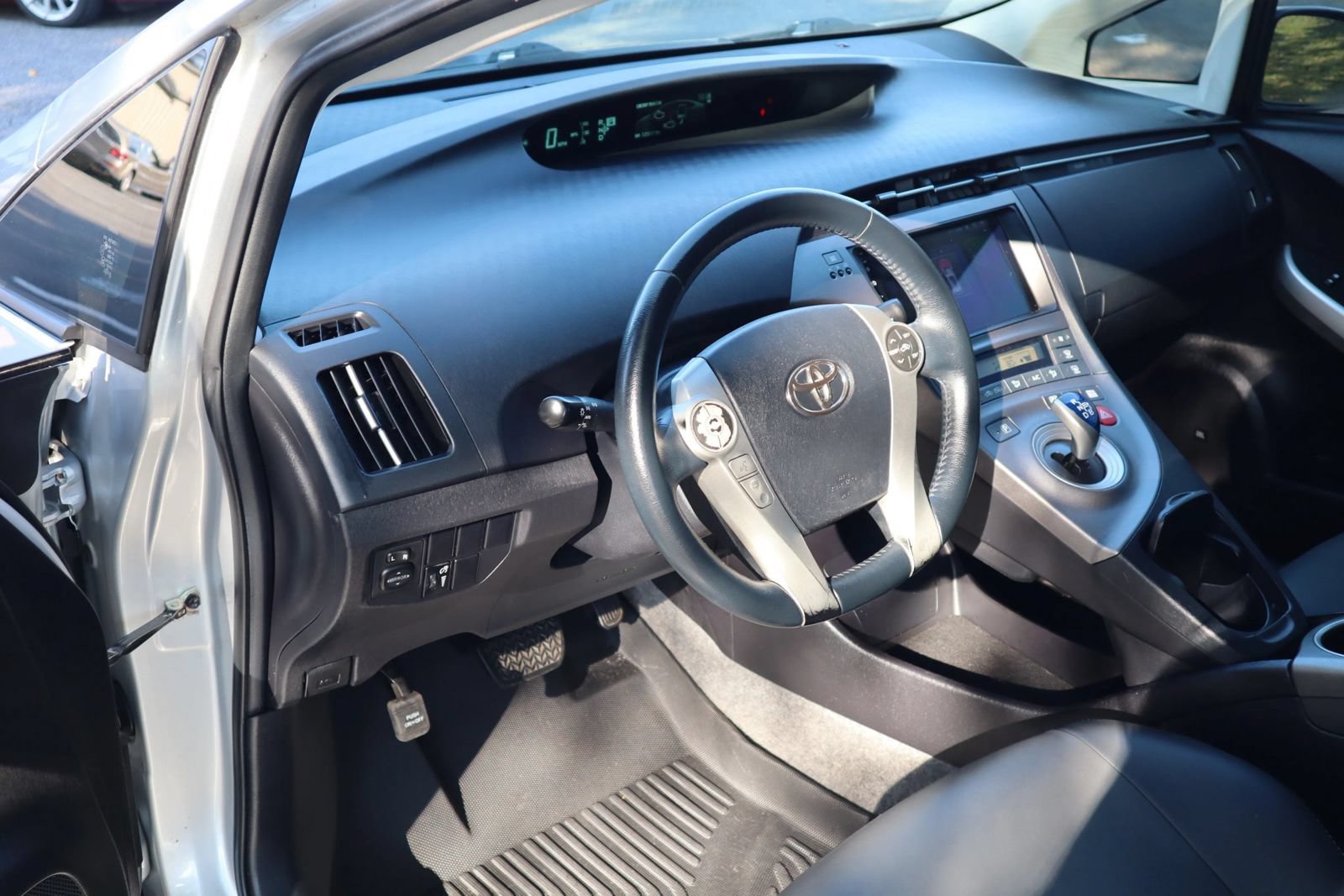 Used 2013 Toyota Prius Four FWD image 8