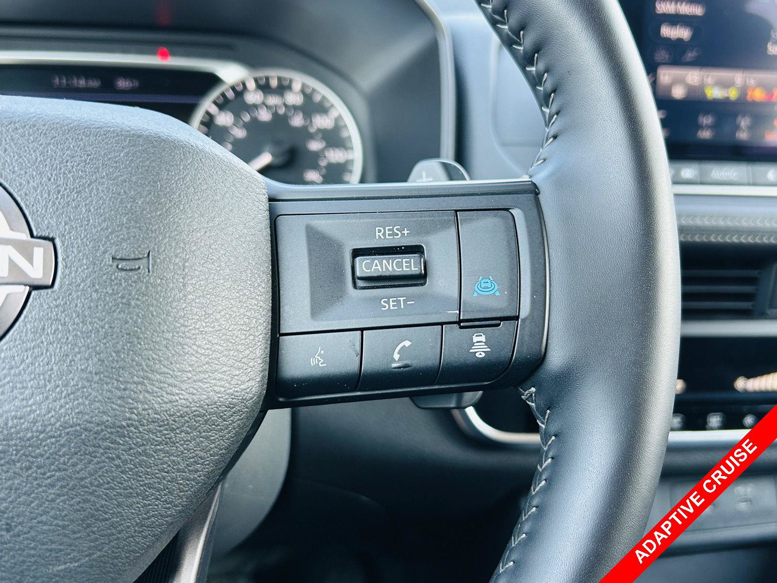 Used 2025 Nissan Rogue SV FWD image 4