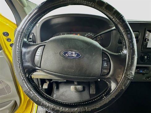 Used 2005 Ford F250 Lariat image 12