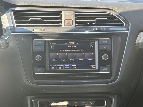 Used 2022 Volkswagen Tiguan S image 16