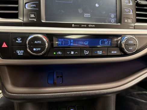 Used 2019 Toyota Highlander Limited Platinum image 56