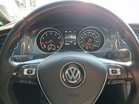 Used 2017 Volkswagen Golf Alltrack SE image 14