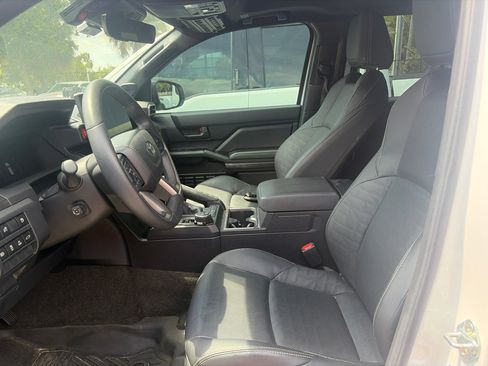 Used 2025 Toyota 4Runner TRD Off-Road Premium AWD/4WD image 6