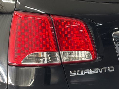 Used 2011 Kia Sorento EX w/ Premium Pkg FWD image 13