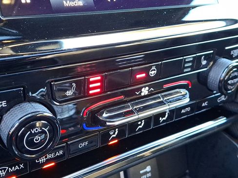 Certified 2024 Jeep Grand Cherokee Altitude image 19