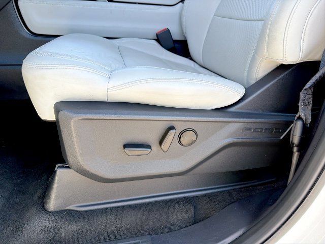 Used 2025 Ford Expedition Max Platinum w/ Driver's Package AWD/4WD image 12