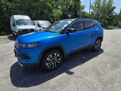 Used 2022 Jeep Compass Limited AWD/4WD image 2