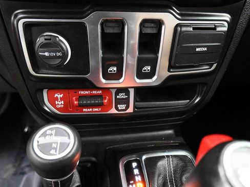 Used 2022 Jeep Wrangler Rubicon w/ LED Lighting Group AWD/4WD image 12