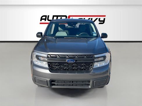 Used 2023 Ford Maverick XLT image 2