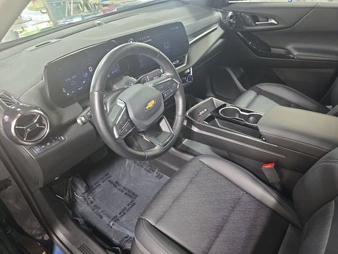 Used 2025 Chevrolet Equinox LT w/ Convenience Package II AWD/4WD image 16