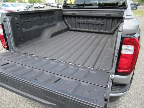 Used 2024 GMC Canyon AT4X AWD/4WD image 9