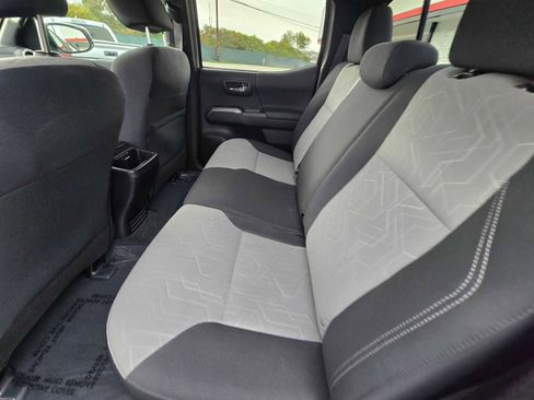 Used 2023 Toyota Tacoma TRD Sport image 19