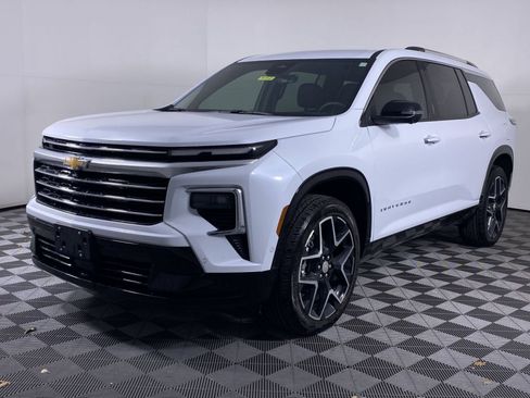 New 2026 Chevrolet Traverse High Country w/ LPO, Floor Liner Package AWD/4WD image 18