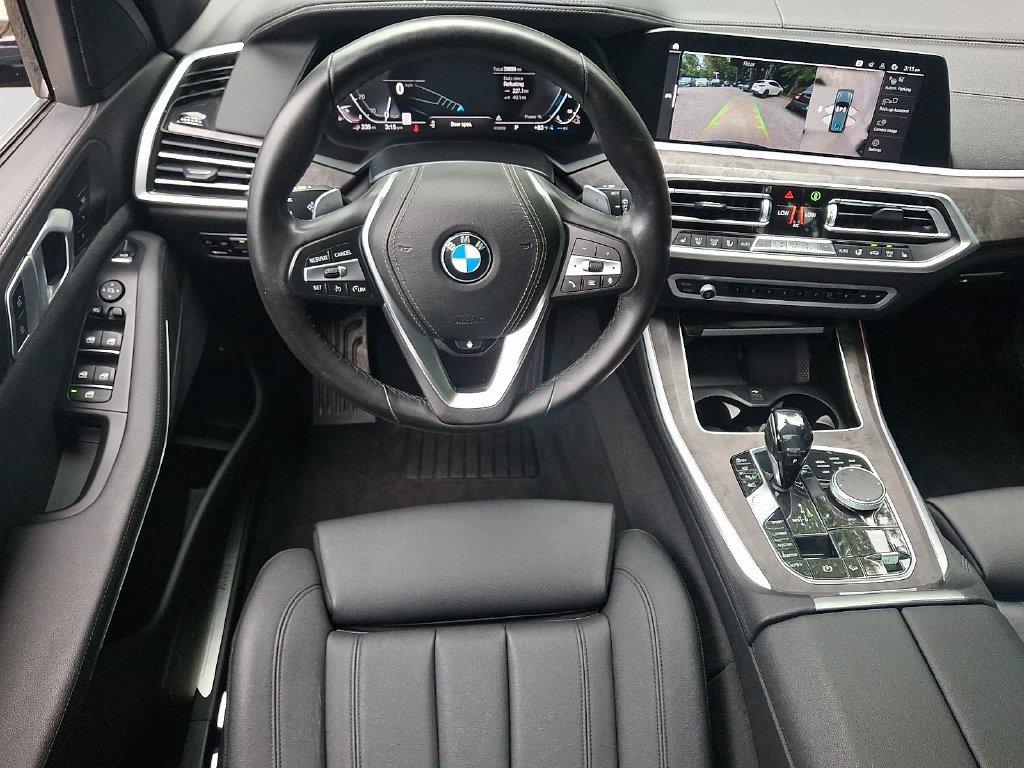 Used 2021 BMW X5 xDrive45e w/ Parking Assistance Package AWD/4WD image 12