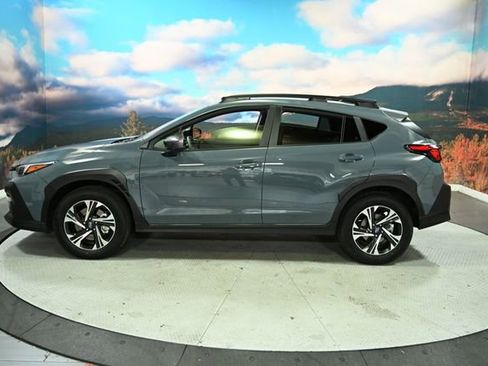 Used 2025 Subaru Crosstrek 2.0i Premium w/ Crosstrek Mirror Package image 5