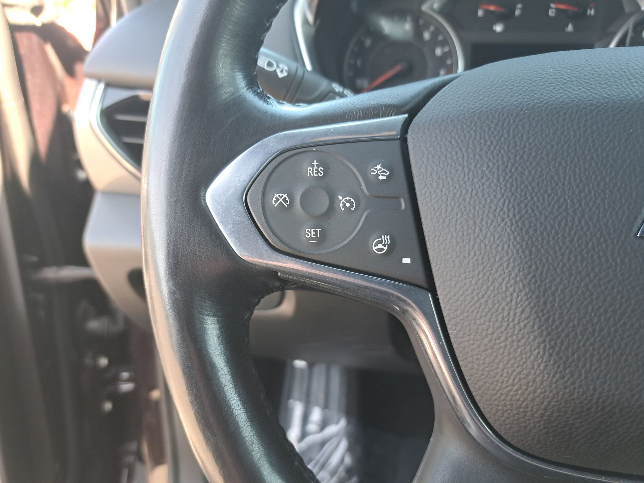 Used 2022 Chevrolet Traverse LT AWD/4WD image 18