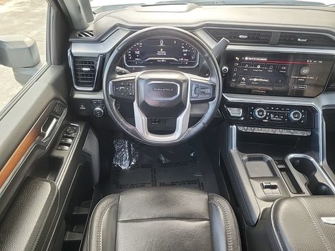 Used 2024 GMC Sierra 2500 Denali w/ Denali Reserve Package AWD/4WD image 17
