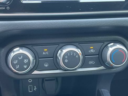 Used 2025 Nissan Versa S w/ Trunk Package FWD image 28