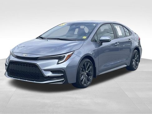 Used 2025 Toyota Corolla SE FWD image 8