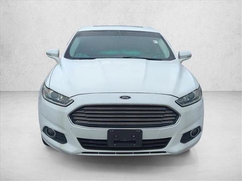 Used 2014 Ford Fusion SE w/ Equipment Group 202A FWD image 3