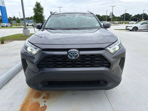 Used 2022 Toyota RAV4 XLE AWD/4WD image 2