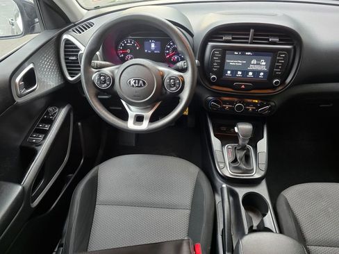 Used 2020 Kia Soul LX image 16