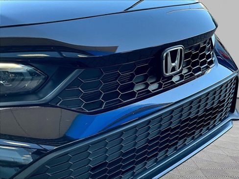 Used 2025 Honda Civic Sport image 31