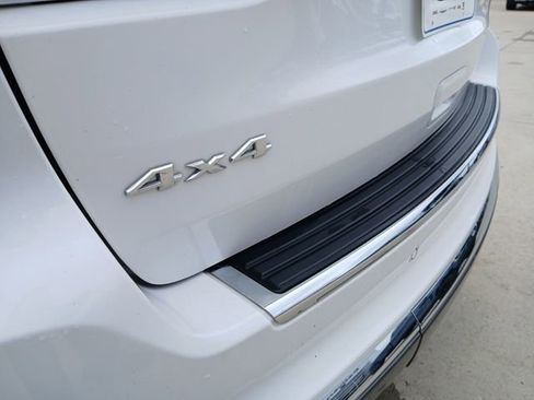Used 2019 Jeep Grand Cherokee Summit AWD/4WD image 11