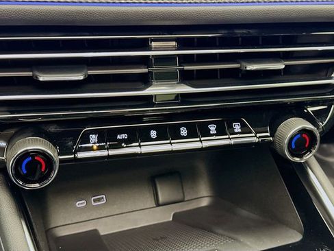 New 2026 Chevrolet Traverse High Country w/ LPO, Floor Liner Package image 17