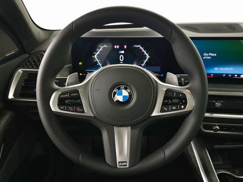 Used 2026 BMW X7 xDrive40i w/ M Sport Package AWD/4WD image 16