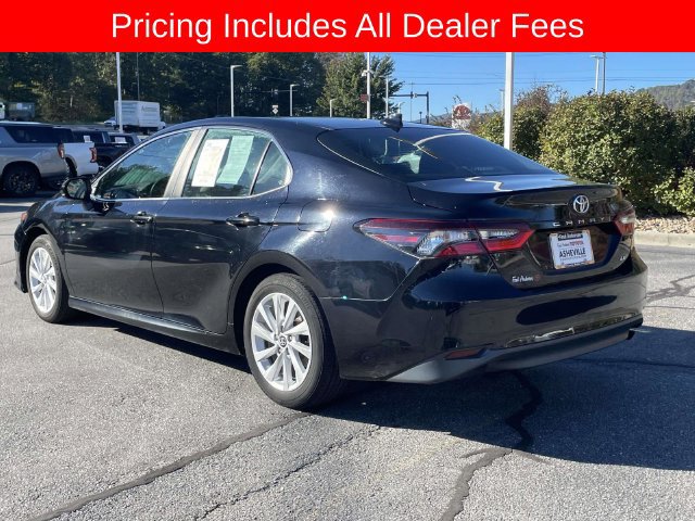 Used 2021 Toyota Camry LE FWD image 3