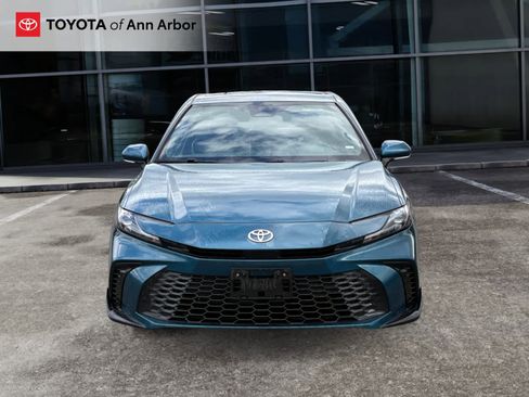 Used 2025 Toyota Camry SE FWD image 6