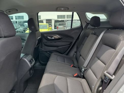Used 2023 GMC Terrain SLE w/ Elevation Edition FWD image 11