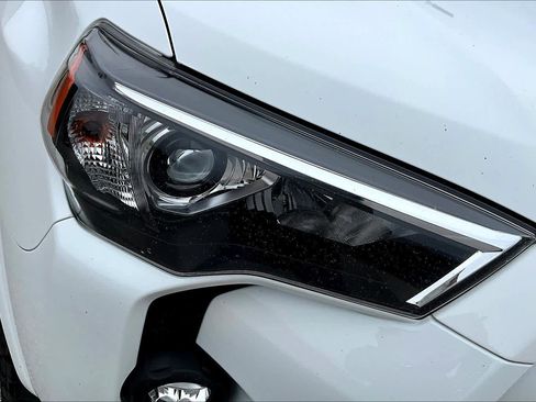 Used 2023 Toyota 4Runner SR5 Premium w/ Moonroof Package RWD image 28