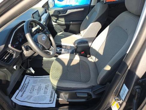 Used 2022 Ford Escape SE FWD image 3