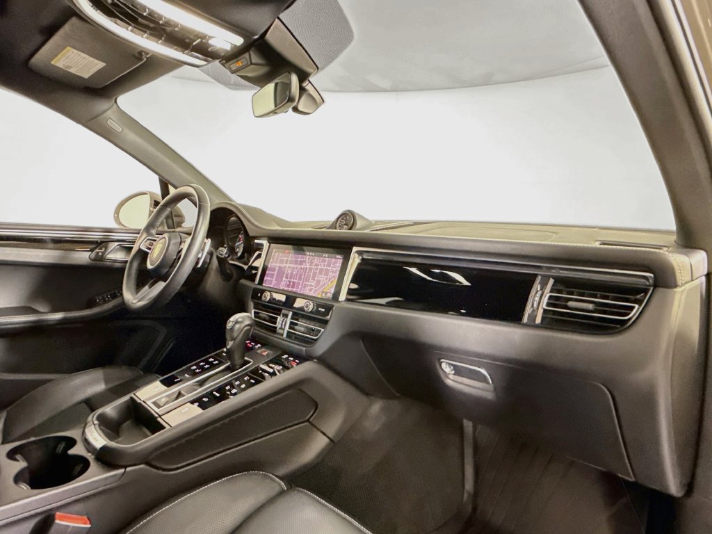 Certified 2023 Porsche Macan S AWD/4WD image 17