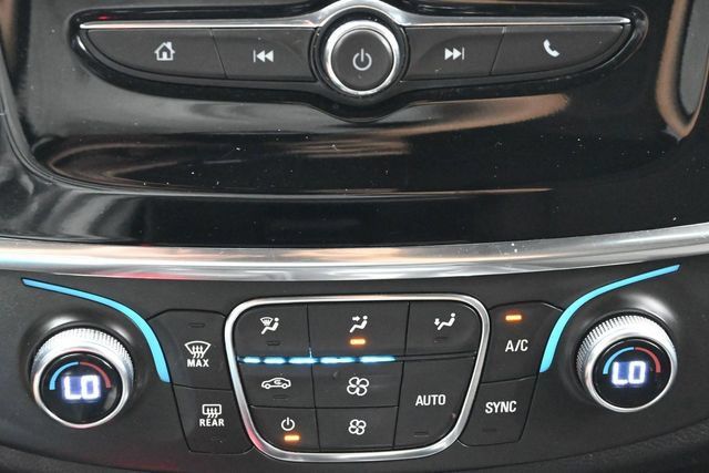 Used 2021 Chevrolet Traverse LT w/ LPO, Blackout Package FWD image 13