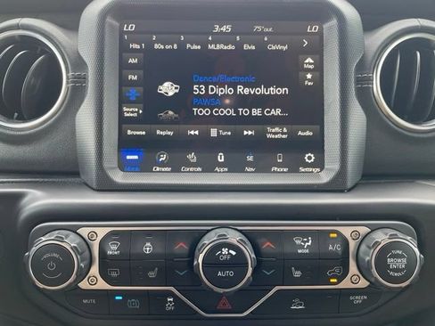 Used 2023 Jeep Wrangler Unlimited Sahara w/ Cold Weather Group AWD/4WD image 18