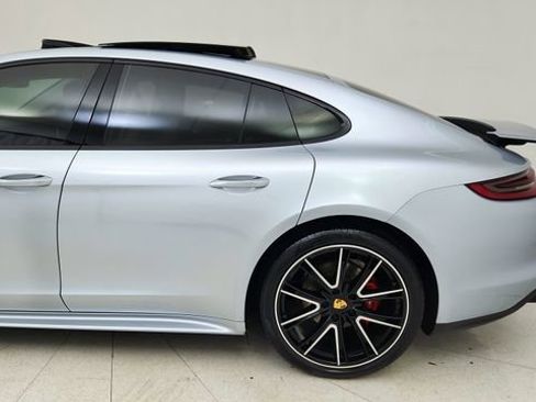 Used 2018 Porsche Panamera 4S image 10