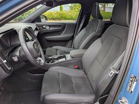 Used 2023 Volvo XC40 Recharge Ultimate w/ Protection Package Premier AWD/4WD image 10