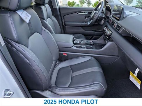 New 2025 Honda Pilot Touring image 25