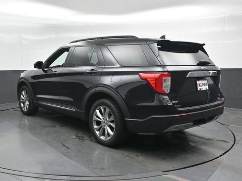 Used 2020 Ford Explorer XLT w/ Equipment Group 202A AWD/4WD image 9