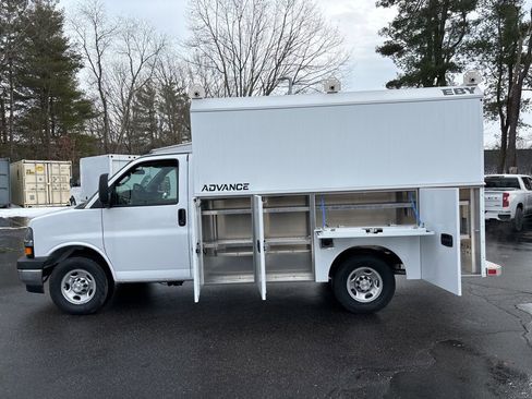 New 2025 Chevrolet Express 3500 w/ Power Convenience Package image 5