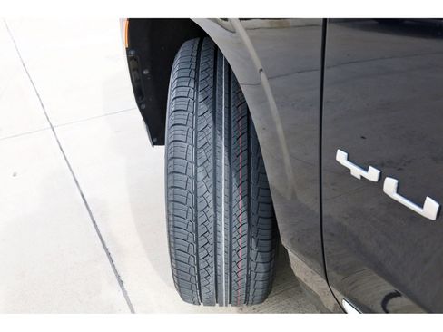 Used 2023 GMC Yukon XL SLT RWD image 33