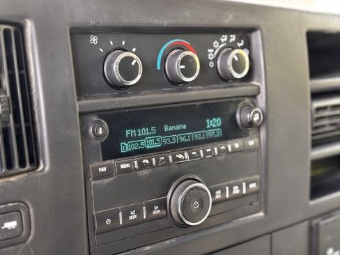 Used 2015 GMC Savana 2500 Extended image 9