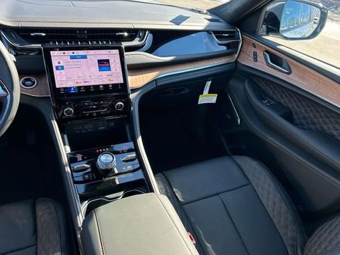 New 2025 Jeep Grand Cherokee L Summit image 15